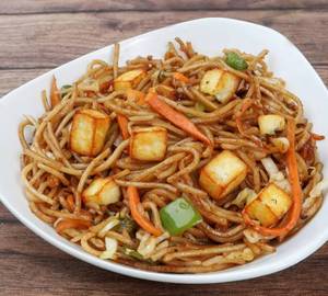 Paneer Hakka Noodles With Veggies