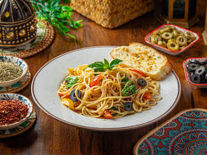 Vegetable Spaghetti Aglio Olio Pasta