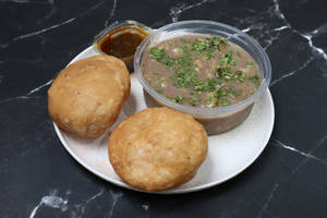Allahabadi Dum Alloo With Khasta & Chutney