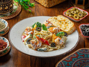 Prawns Spaghetti Pasta In Cheese Sauce