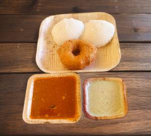 Idli [2 pieces] and 1 vada