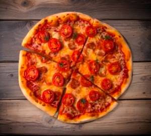 Tomato and Corn Pizza