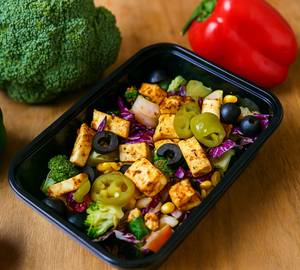 Gourmet Paneer Chipotle Salad