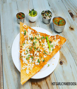 Hot Garlic Paneer Dosa