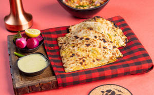 Paneer Stuffed Tandoori Kulcha
