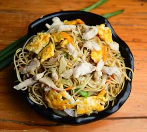 Egg Chicken Noodles