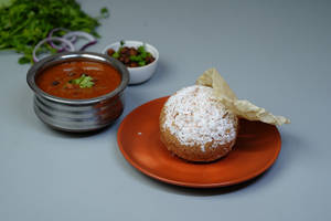 1 Gothambu Puttu With Kadala Curry Combo