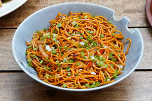 Stir Fried Noodles With Bean Sprouts & Bell Peppers