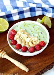 Avocado Smoothie Bowl (Energy 310kcal, 32g P)