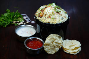 Thalassery Bucket Chicken Biryani Pack