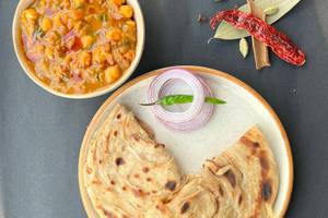 Chola Paratha Combo