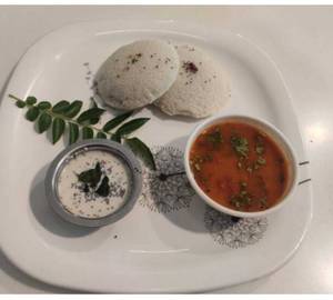 Idli sambhar