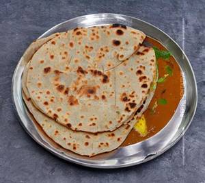 Tawa Paneer paratha with mix pickli