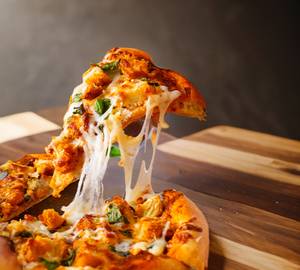 Chicken cheese pizza