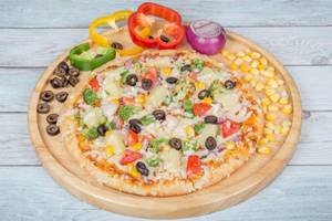 Veg Treat Pizza