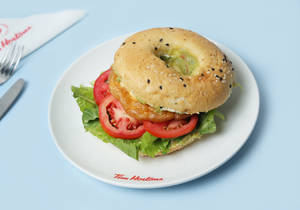 Bagel with Egg & Gauc'