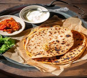 Paneer Paratha 2Pc With Curd And Pickle