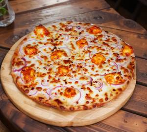 Onion paneer pizza