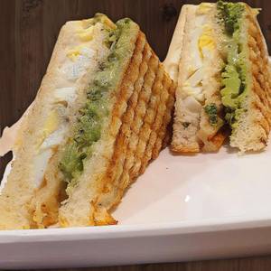 Healthy Broccoli Egg Sandwich