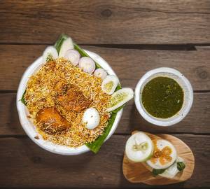Chicken biryani with egg