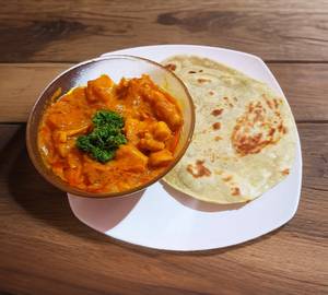 2 roti with mini chicken curry [2 pieces]