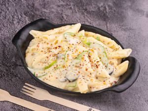 White Sauce Pasta