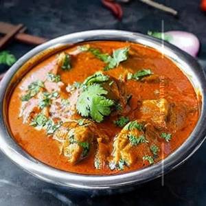 Chicken Varutharcha Curry