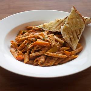 Chicken Whole Wheat Pasta with white sauce