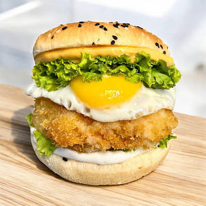 Bulls Eye Crispy Chicken Rock Burger