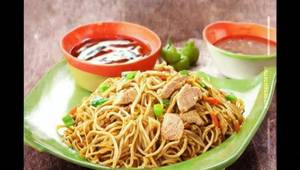 Chicken Schewan Tripple Noodles