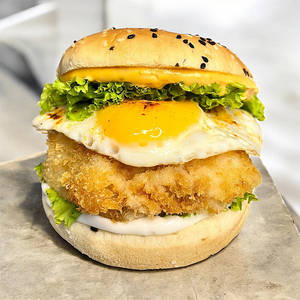 Peri Peri Egg Crispy Chicken Rock Burger