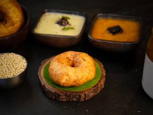 Jain Medhu Vada