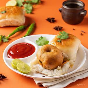 Special ahemdawadi vadapav