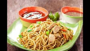 Chicken Schewan Tripple Noodles