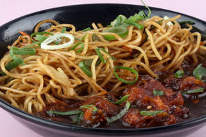 Hakka Noodle With Manchurian Gravy