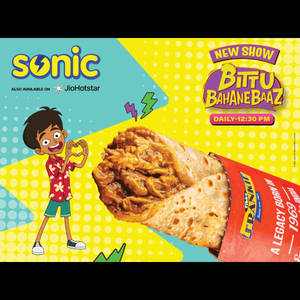 Cheesy Masti Chicken Roll