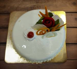 White Forest Cake [500 Grams]
