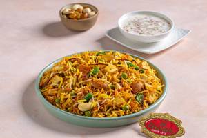 Veg Biryani With Raita