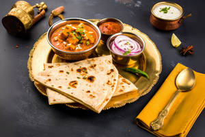 Paneer Makhani Paratha Meal Combo