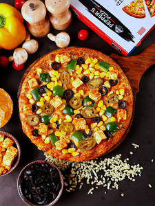 Paneer Makhani Pizza
