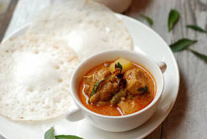 Appam (2 Pcs + Curry)
