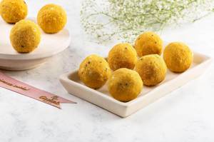 Plain Besan Ladoo