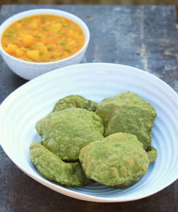 Palak Puri Bhaji