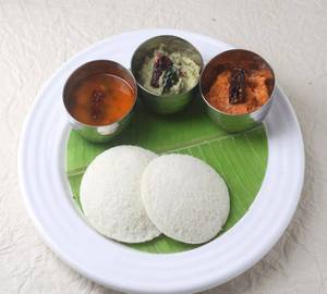 Idly ( 2 Pcs )  +  1 Plain Dosa