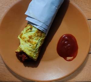 Double egg peri peri chicken roll