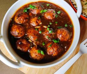 Veg Manchurian (dry / Gravy)
