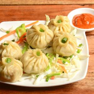 Veg Steam Momos (6 pieces)
