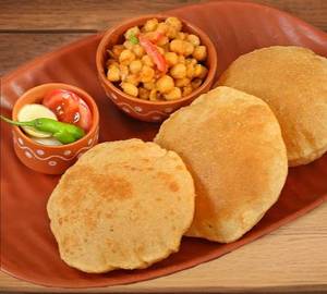 Amritsari Chole with Puri - 5 Pc