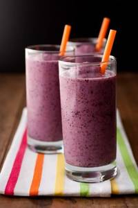 Berries Almond Milk