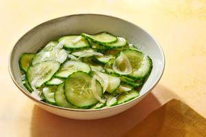 Simple Cucumber Salad (Energy 60kcal Protein: 2g)